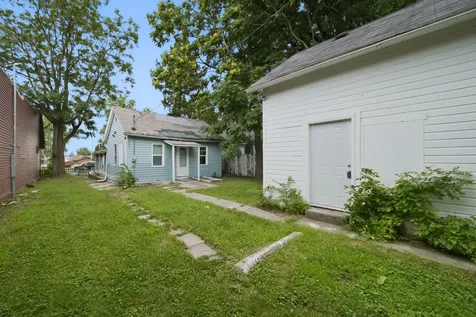 2708 7TH Avenue Rock Island IL 61201