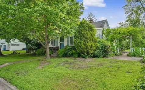 303 East Wilson Street Monticello IL 61856