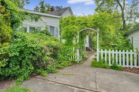 303 East Wilson Street Monticello IL 61856