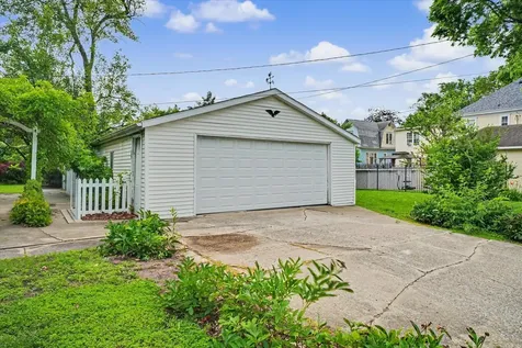 303 East Wilson Street Monticello IL 61856