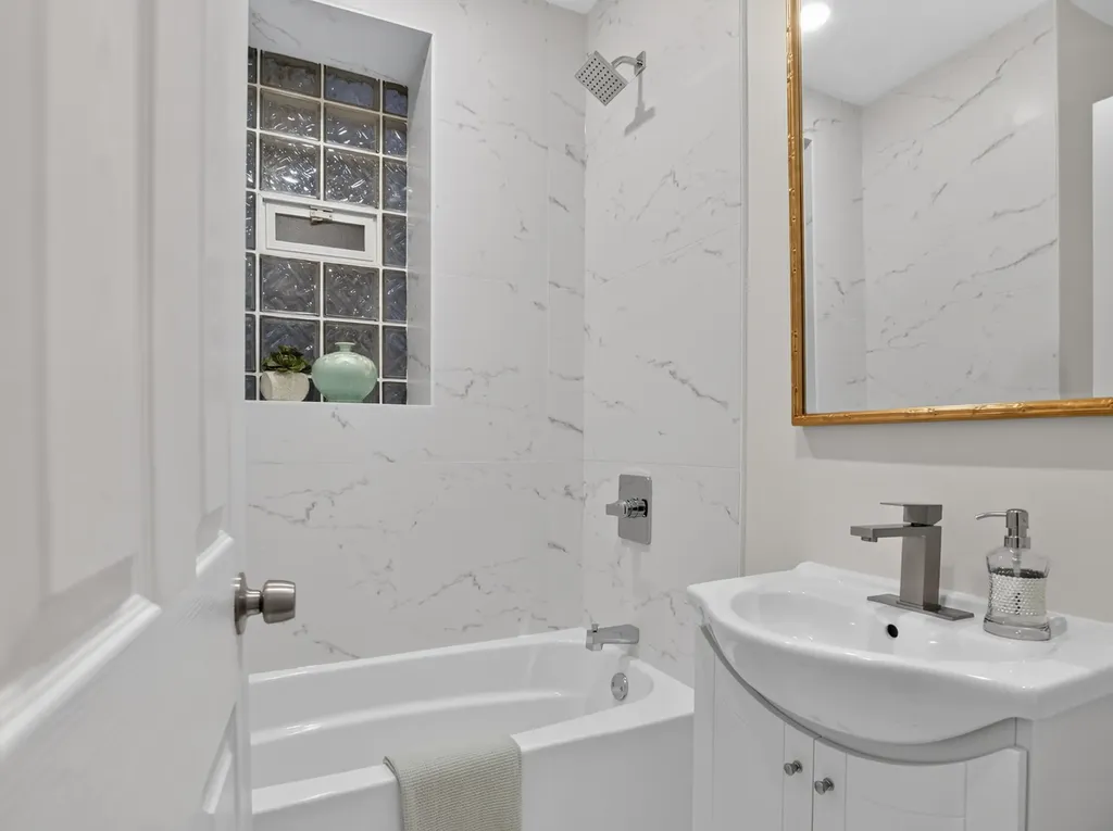 3169 West Monroe Street Chicago IL 60612