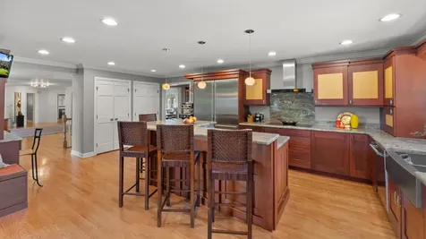 18 S Wynstone Drive North Barrington IL 60010