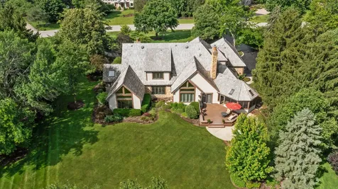 18 S Wynstone Drive North Barrington IL 60010