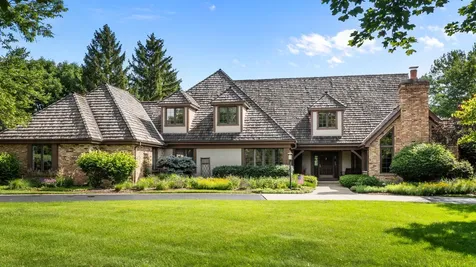 18 S Wynstone Drive North Barrington IL 60010