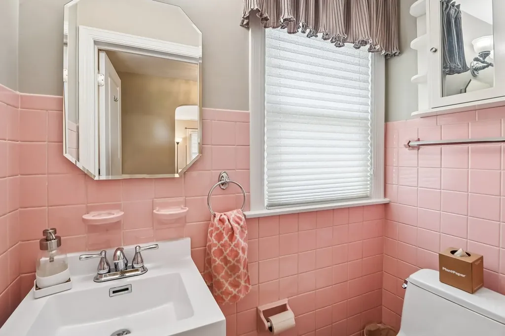7132 North Ottawa Avenue Chicago IL 60631