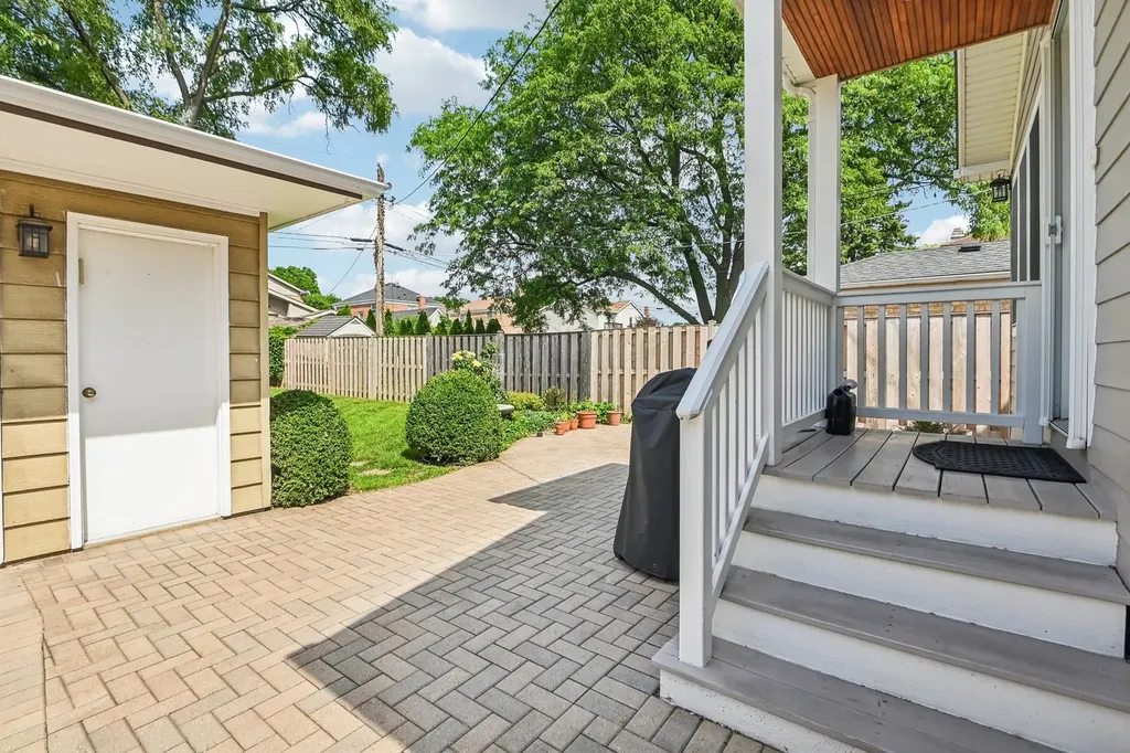 7132 North Ottawa Avenue Chicago IL 60631