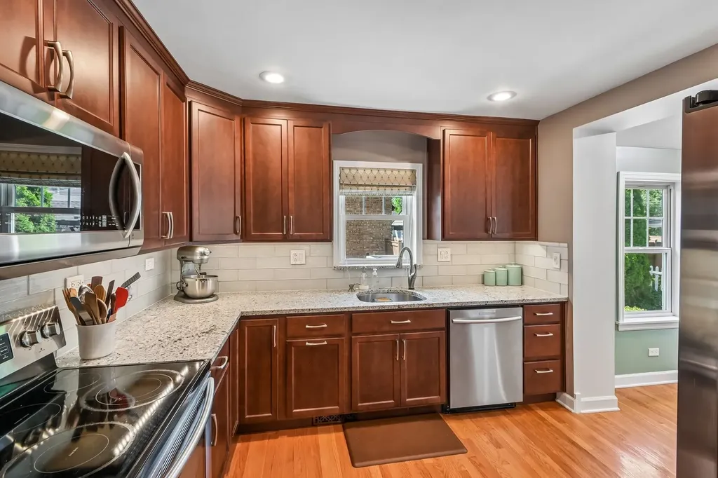 7132 North Ottawa Avenue Chicago IL 60631