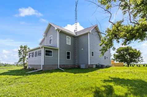 17469 North 300 East Road Flanagan IL 61740