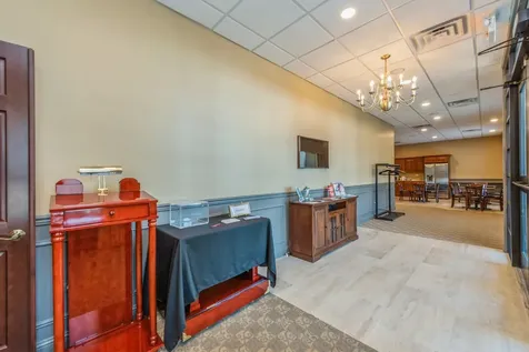 1745 S Eastwood Drive Woodstock IL 60098