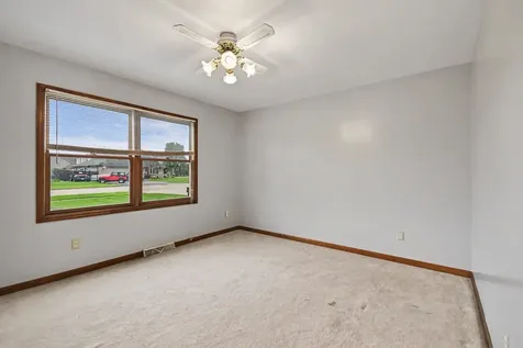 217 E Sunset Avenue Sandwich IL 60548
