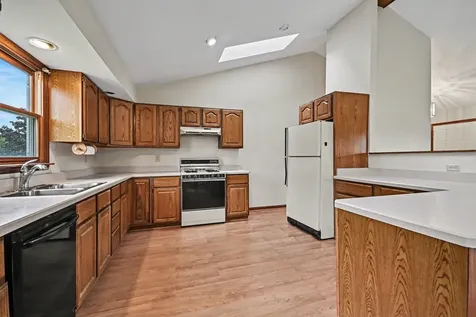 217 E Sunset Avenue Sandwich IL 60548