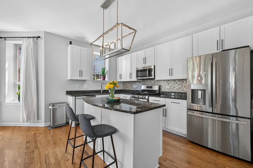 3250 North Washtenaw Avenue Chicago IL 60618
