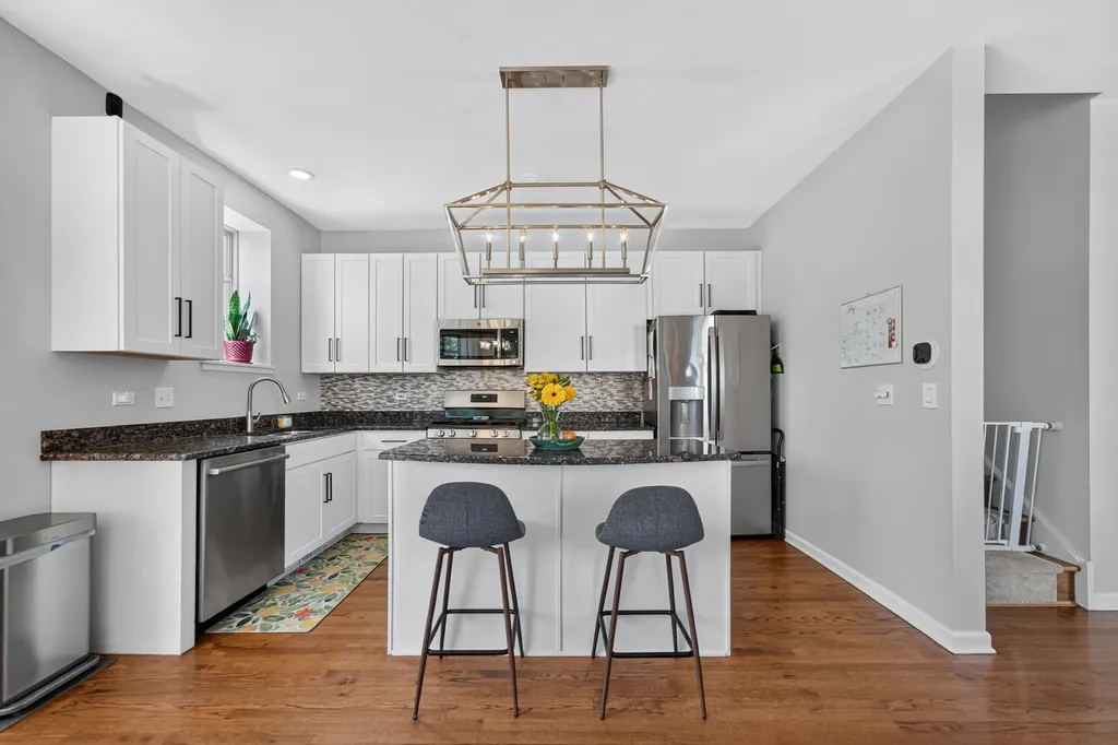 3250 North Washtenaw Avenue Chicago IL 60618