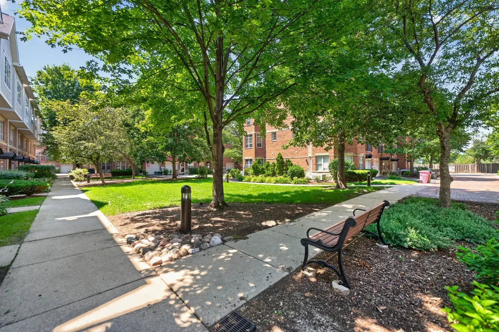 3250 North Washtenaw Avenue Chicago IL 60618