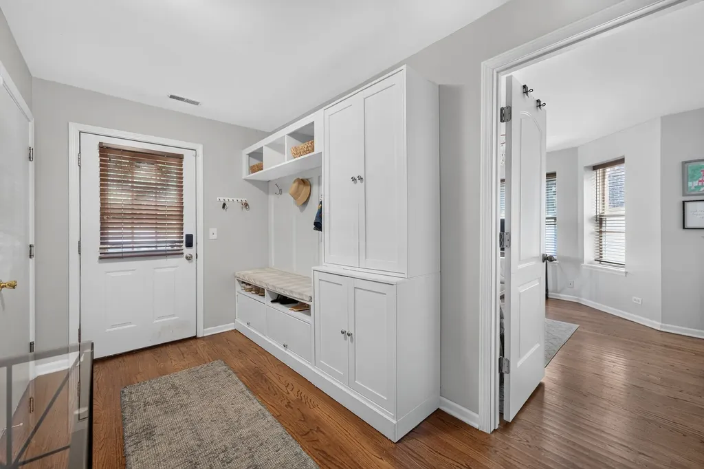 3250 North Washtenaw Avenue Chicago IL 60618