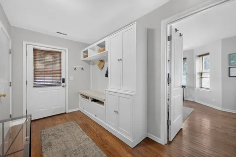 3250 North Washtenaw Avenue Chicago IL 60618