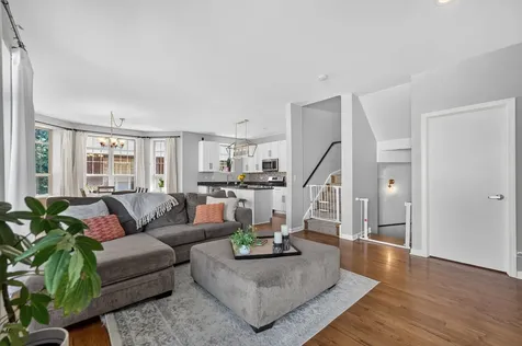3250 North Washtenaw Avenue Chicago IL 60618