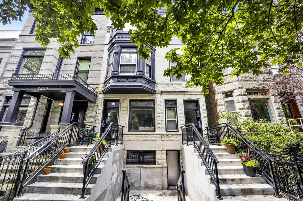 2522 North Burling Street Chicago IL 60614
