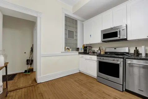 2522 North Burling Street Chicago IL 60614