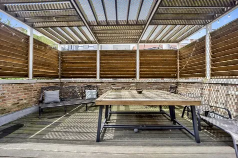 2522 North Burling Street Chicago IL 60614
