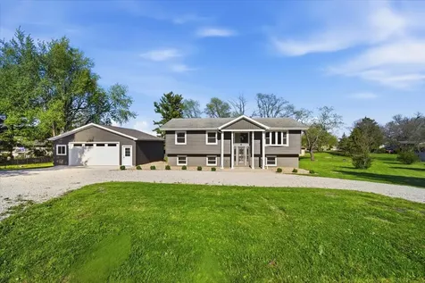 9646 Ridgewood Court Bloomington IL 61705