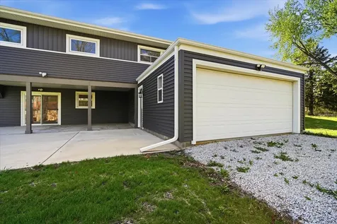 9646 Ridgewood Court Bloomington IL 61705