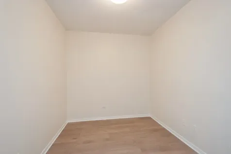 4350 North Broadway Avenue Chicago IL 60613