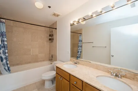 4350 North Broadway Avenue Chicago IL 60613
