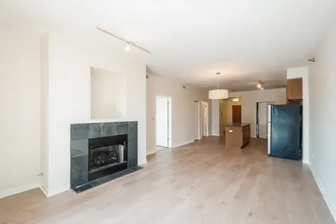 4350 North Broadway Avenue Chicago IL 60613