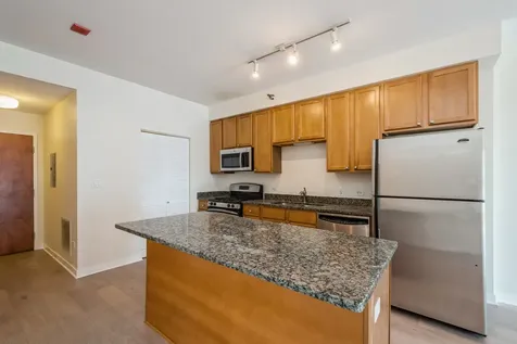 4350 North Broadway Avenue Chicago IL 60613