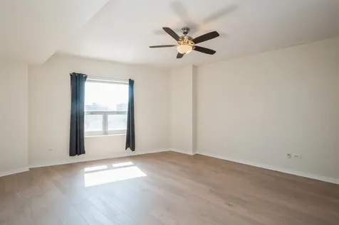 4350 North Broadway Avenue Chicago IL 60613