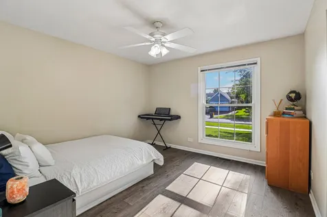 1114 Country Glen Lane Carol Stream IL 60188