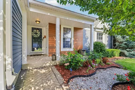 1114 Country Glen Lane Carol Stream IL 60188
