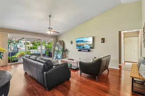 1114 Country Glen Lane Carol Stream IL 60188