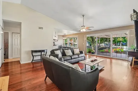 1114 Country Glen Lane Carol Stream IL 60188