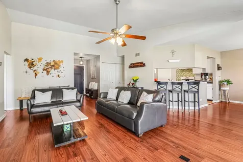 1114 Country Glen Lane Carol Stream IL 60188
