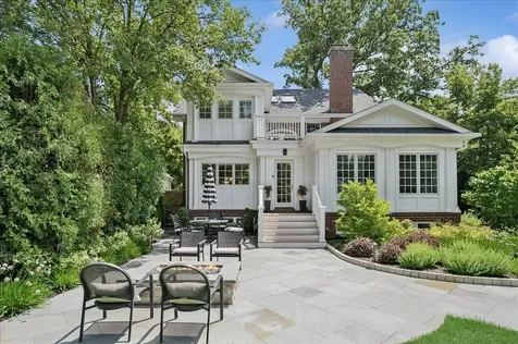 792 Walden Road Winnetka IL 60093