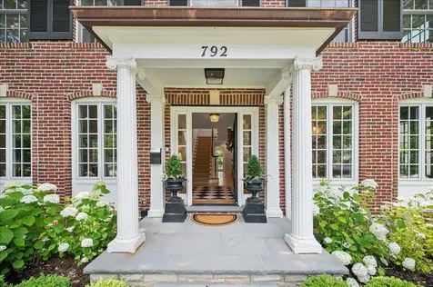792 Walden Road Winnetka IL 60093