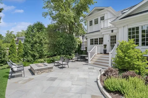 792 Walden Road Winnetka IL 60093