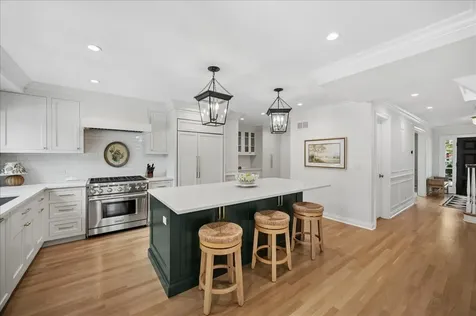 792 Walden Road Winnetka IL 60093