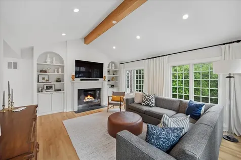 792 Walden Road Winnetka IL 60093