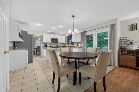 2 Scenic Point Bloomington IL 61701
