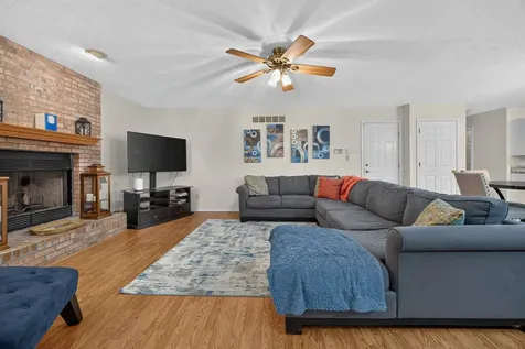 2 Scenic Point Bloomington IL 61701