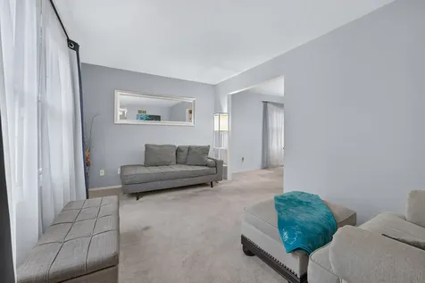 2 Scenic Point Bloomington IL 61701