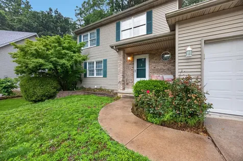 2 Scenic Point Bloomington IL 61701