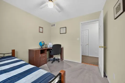 2 Scenic Point Bloomington IL 61701