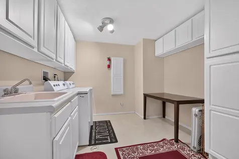 2 Scenic Point Bloomington IL 61701