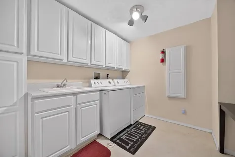 2 Scenic Point Bloomington IL 61701