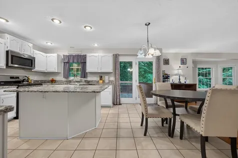 2 Scenic Point Bloomington IL 61701