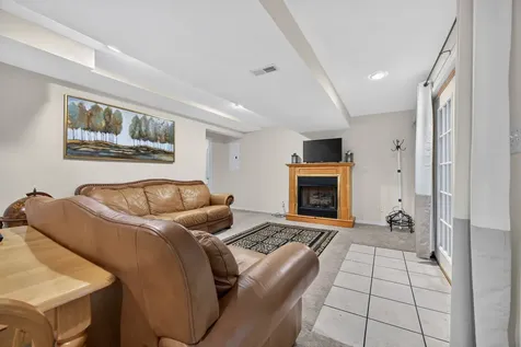 2 Scenic Point Bloomington IL 61701